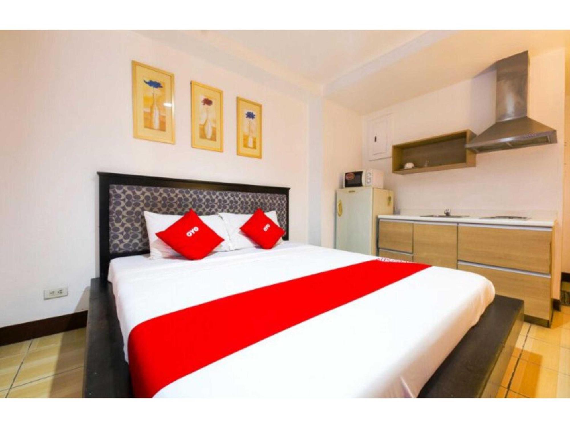 Oyo 769 Poblacion Suites Polaris Makati City Kültér fotó